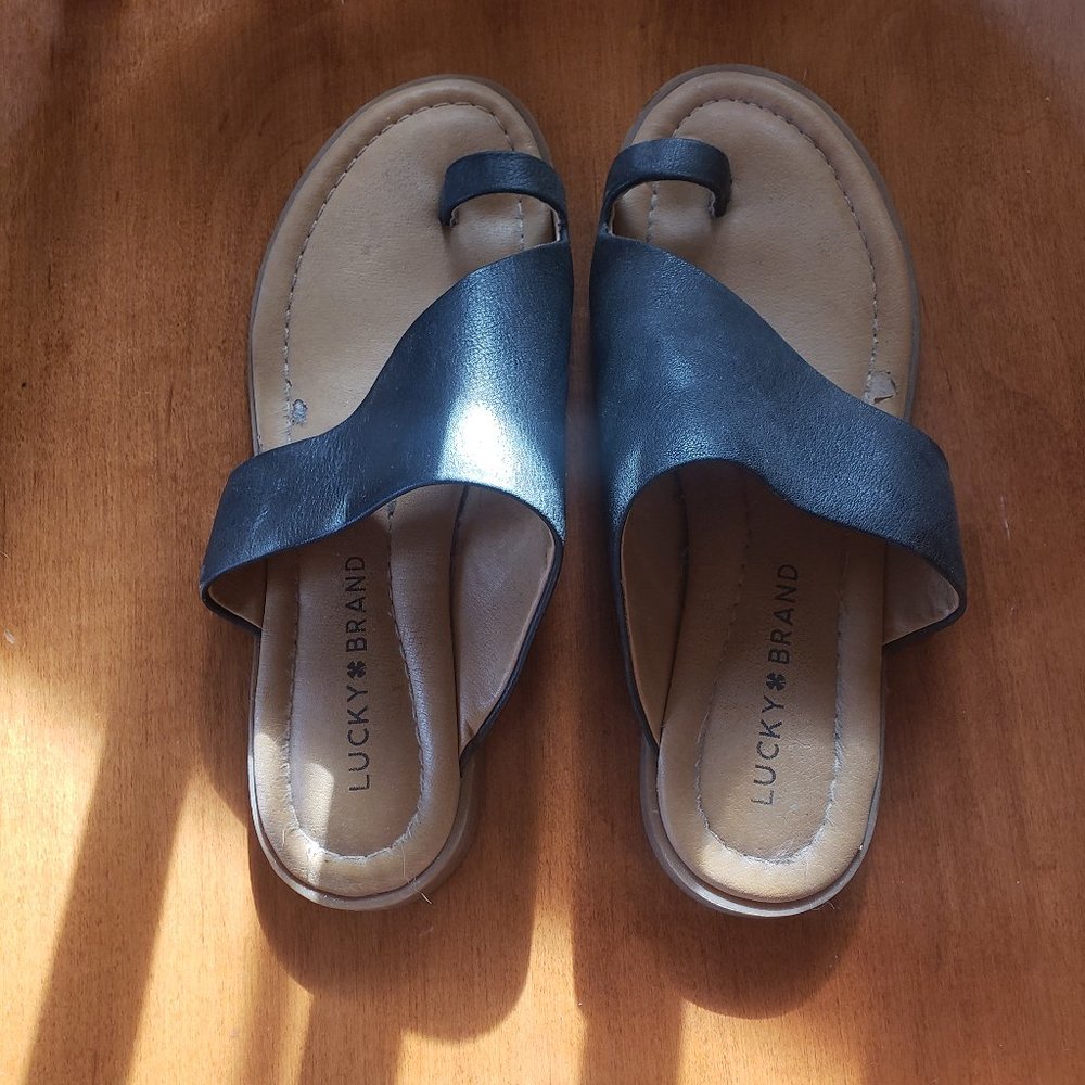 Sandles